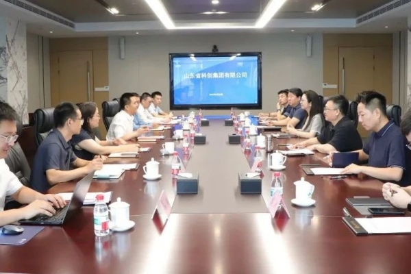 揚州科(kē)教集團黨委副書(shū)記、總經理(lǐ)闫冬梅一(yī)行(xíng)到(dào)山(shān)東(dōng)科(kē)創調研交流